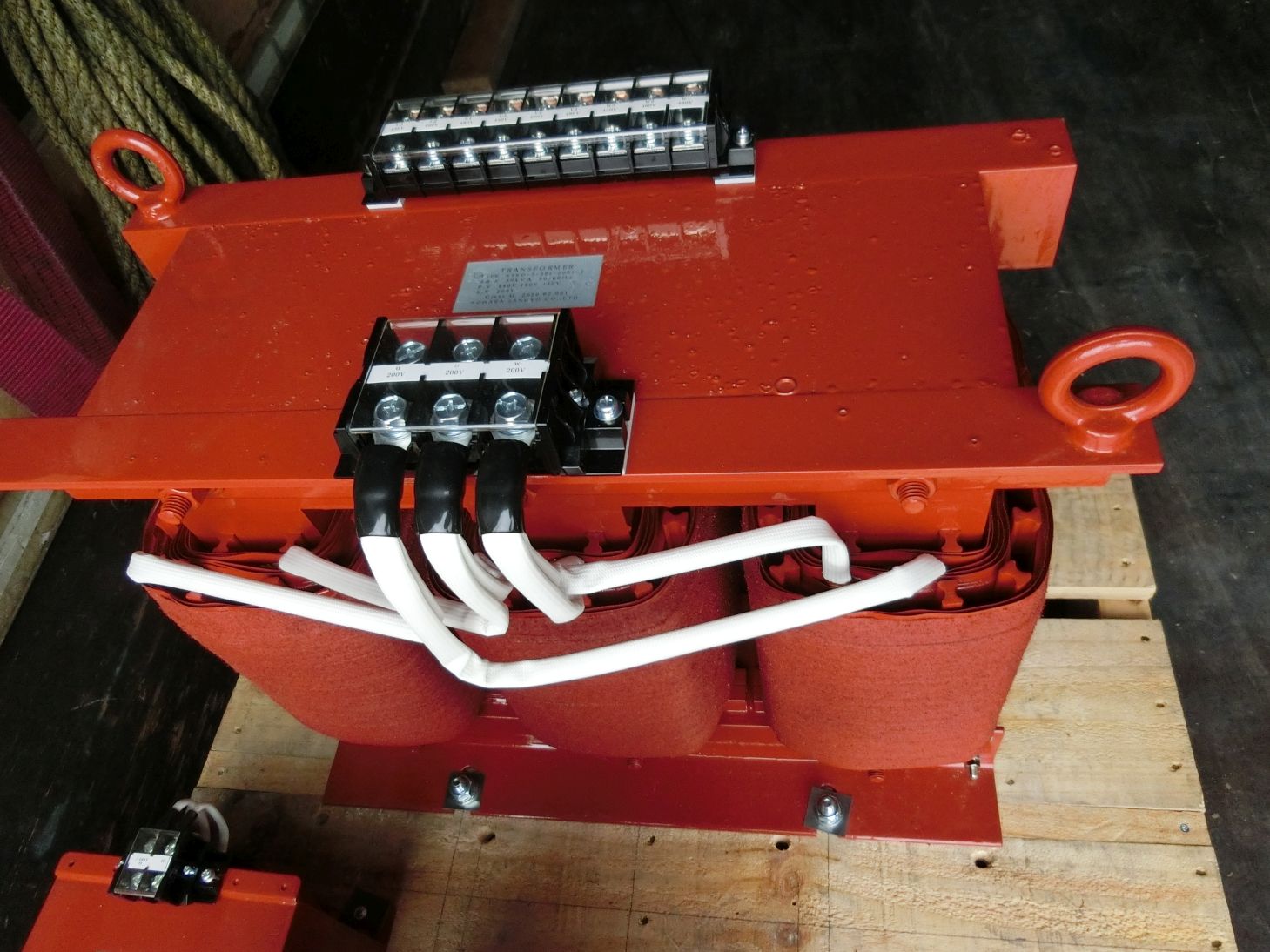 三相変圧器 熱帯通過処理