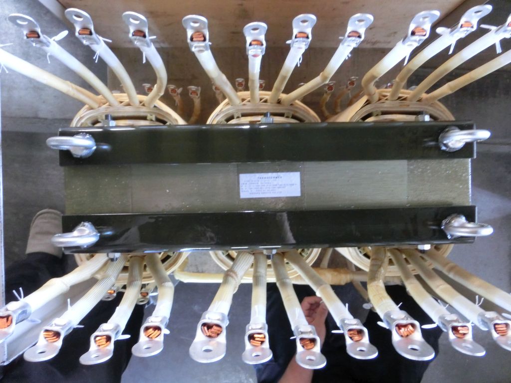 三相複巻変圧器（100kVA）