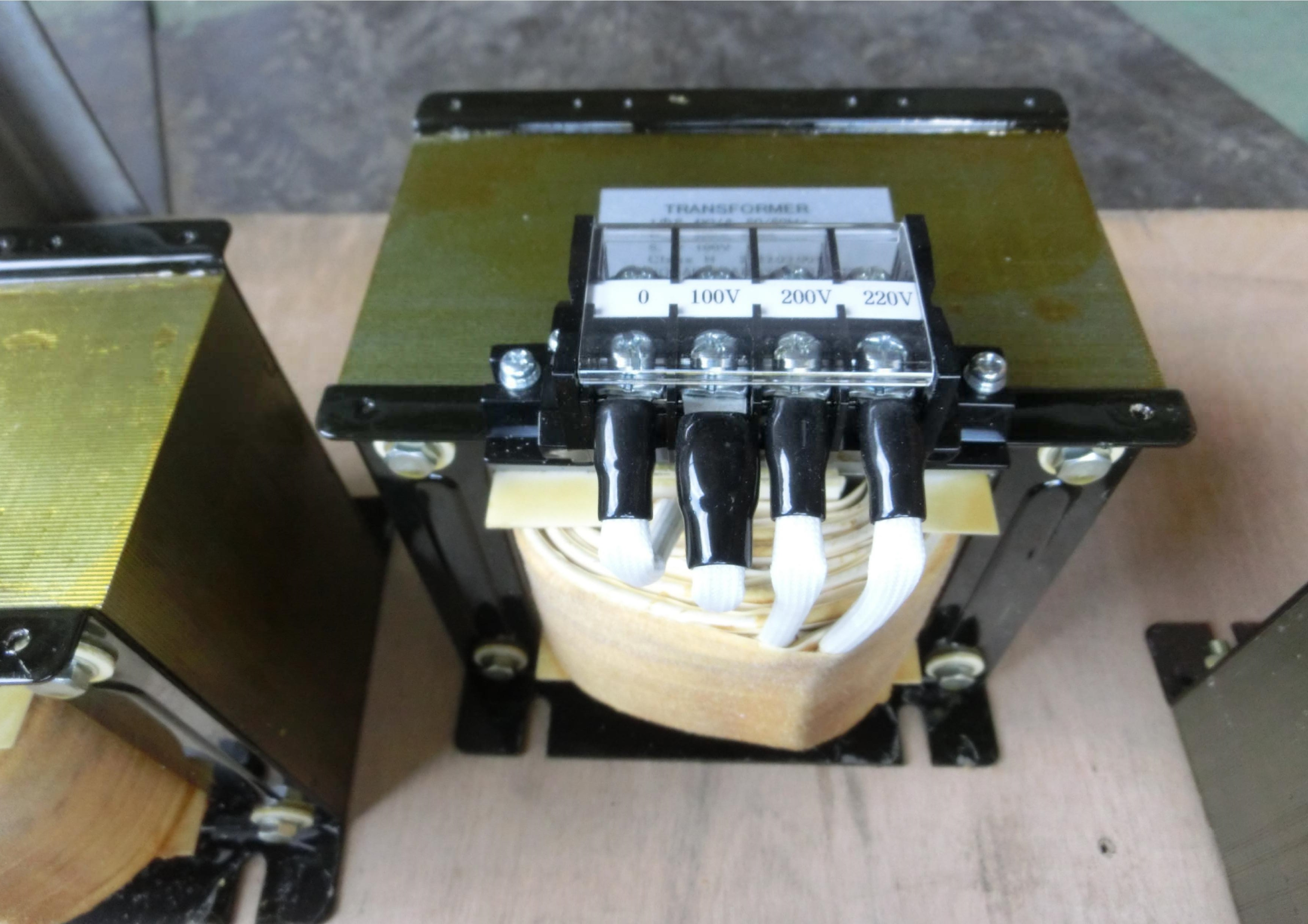 単相単巻変圧器